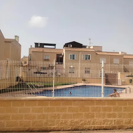 Bungalow Con Piscina Ferienhaus *